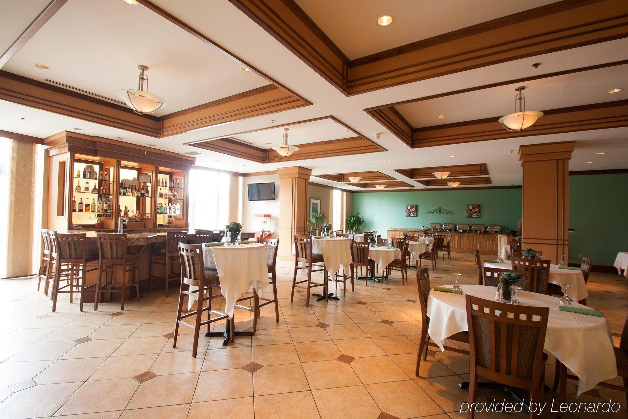 Delta Hotels By Marriott Huntington Mall Barboursville Bagian luar foto